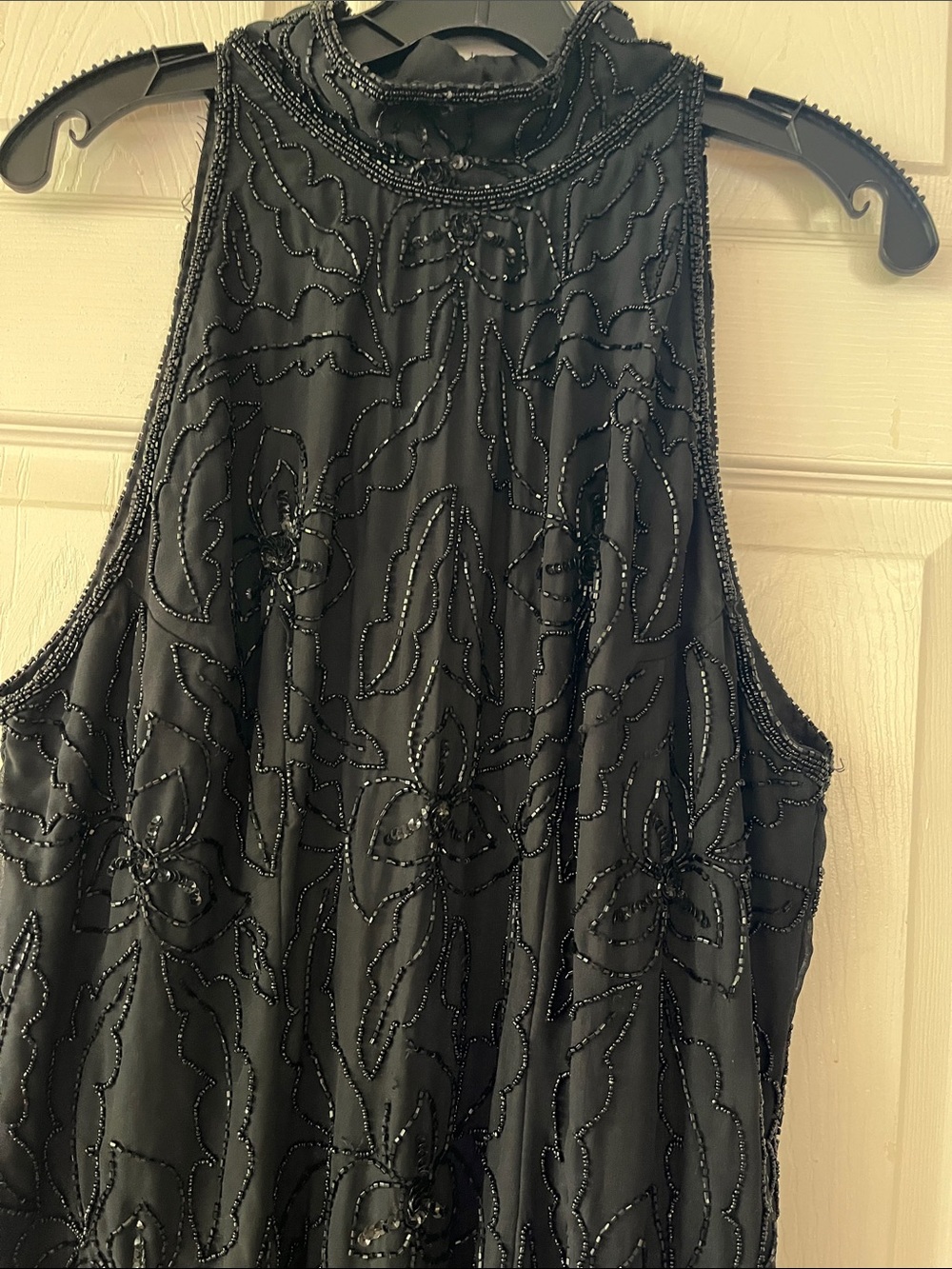 Elegant Black Maxi Dress with Beaded Detail - Picture 2 of 7